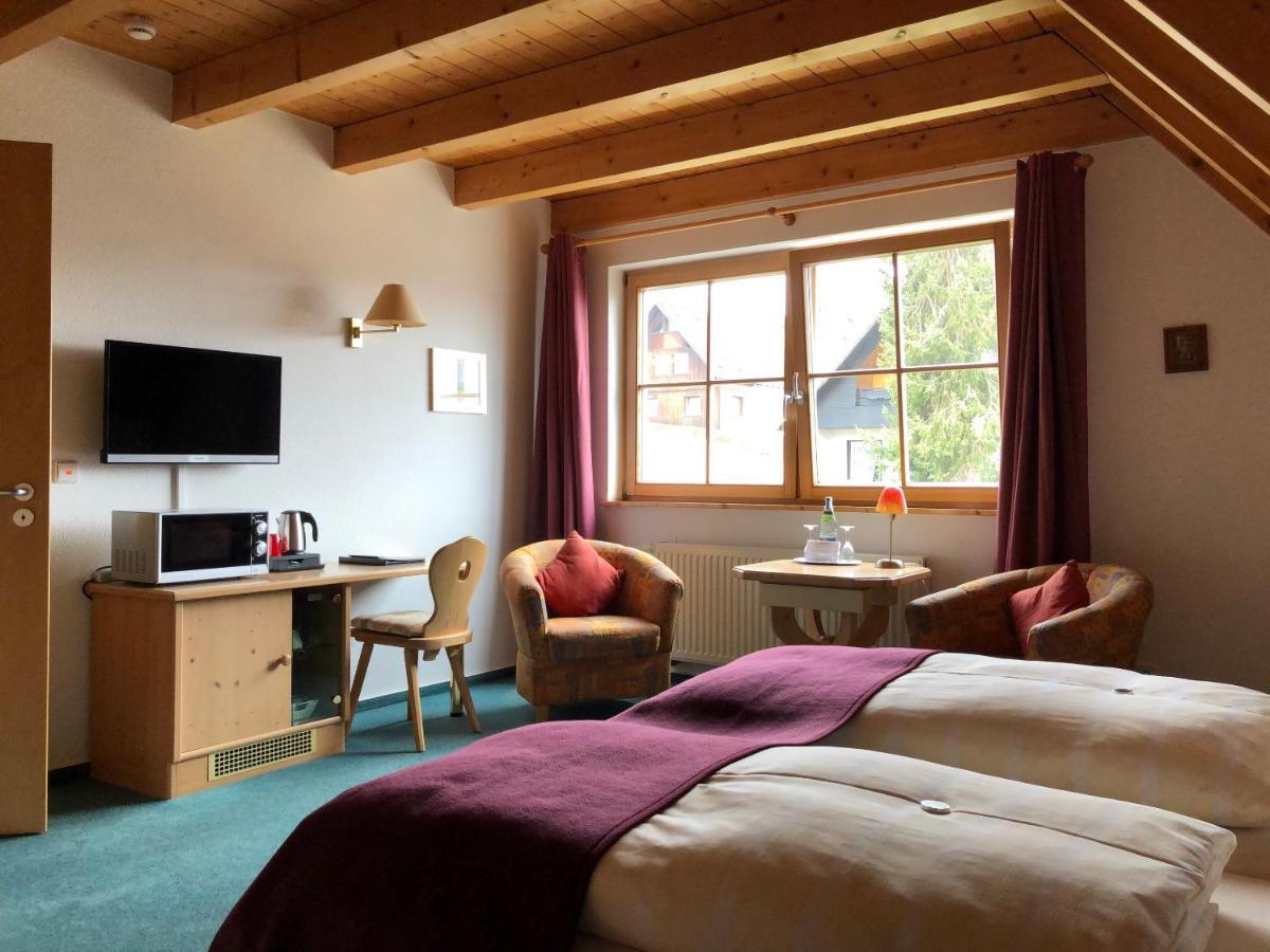 Berghotel Schiller Schonach im Schwarzwald Екстер'єр фото